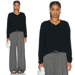 ETERNE | NWT Clive Relaxed Cashmere V-Neck Sweater in Black XS/S